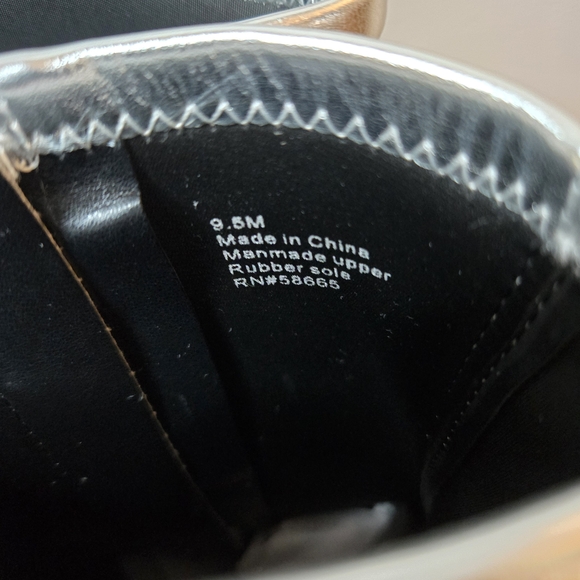 Abound Erin Silver Faux Leather  Ankle Boots - Sz 9.5 - New - Picture 7 of 10